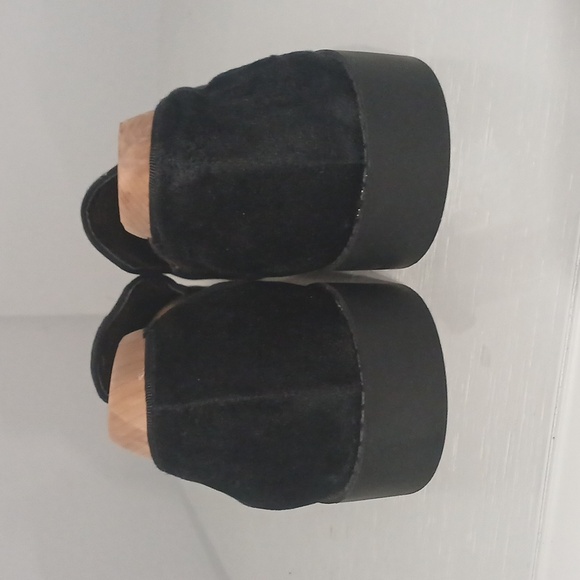 NWOT ,UO Crown Smoking Slipper Black Crown Embroidered Men's Loafers Sz11 - Picture 3 of 7